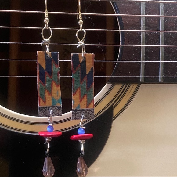 AMELIA PASTICHE DESIGN ooak upcycied earrings - Picture 4 of 4